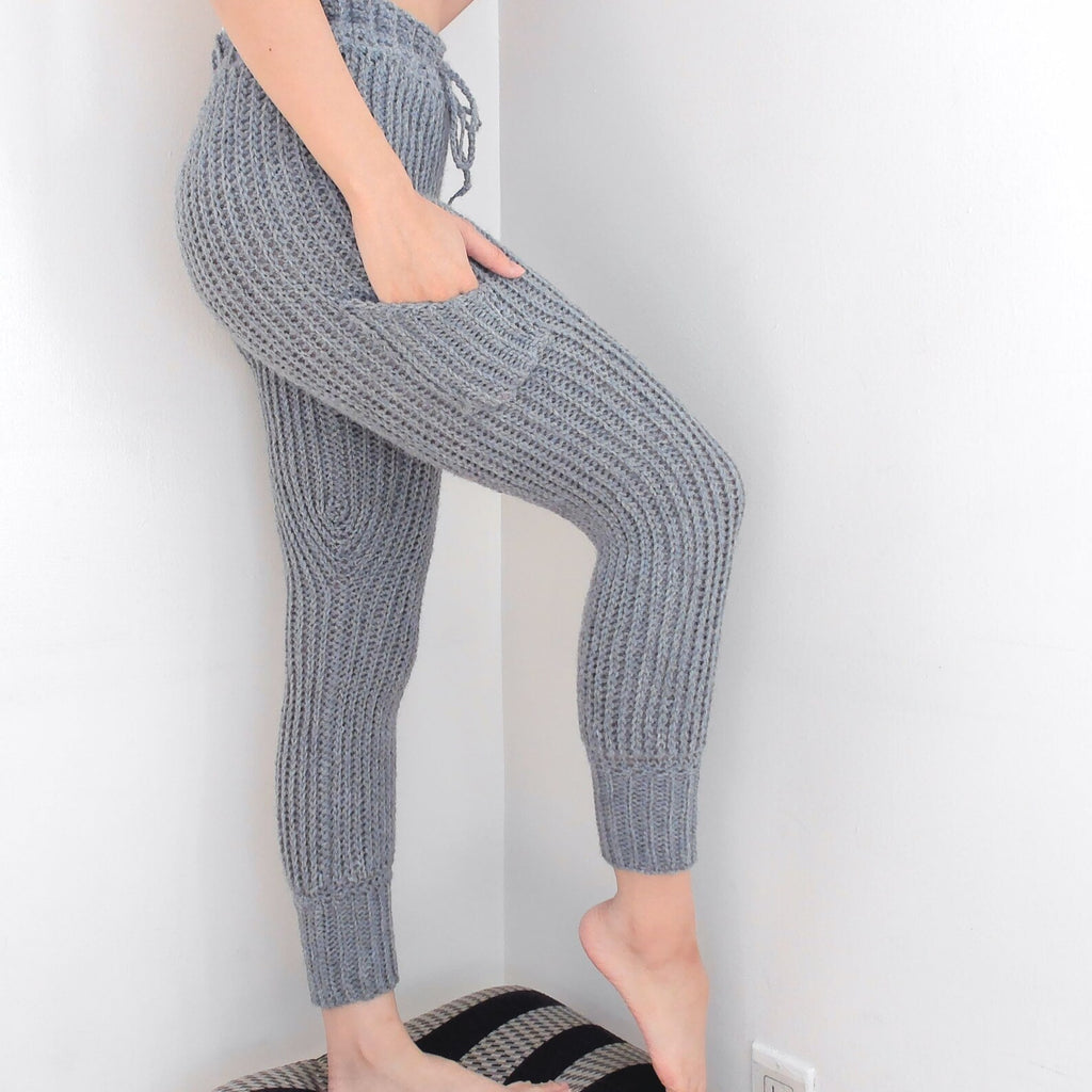 Crochet leggings with pockets